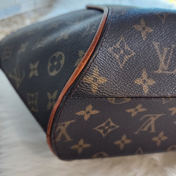 Louis Vuitton Ellipse MM Monogrammed Bag - Picture 12 of 13